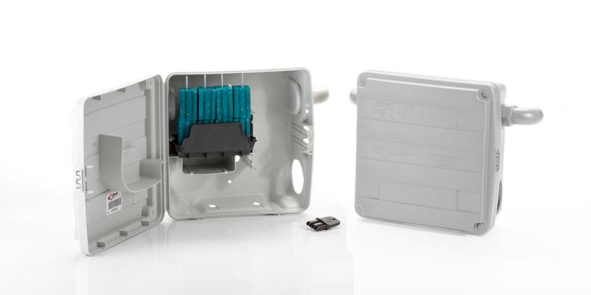 Protecta EVO Circuit Station, 3-pack for expanded rodent control areas.